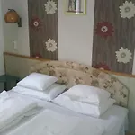 Bed & Breakfast Korona Panzio 2*