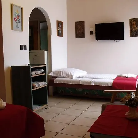 Bed & Breakfast Korona Panzio Balatonfured