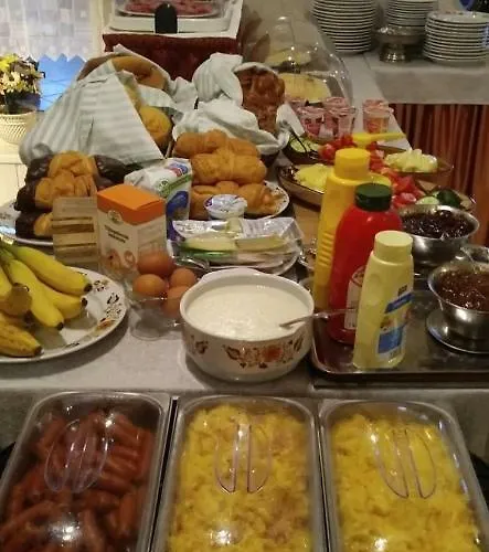 ベッド・アンド・ブレックファスト Korona Panzio 2*