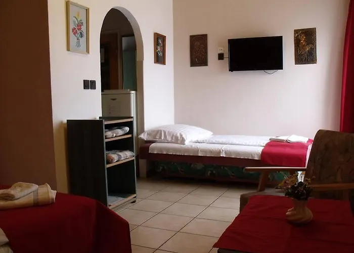 ベッド・アンド・ブレックファスト Korona Panzio バラトンフレド